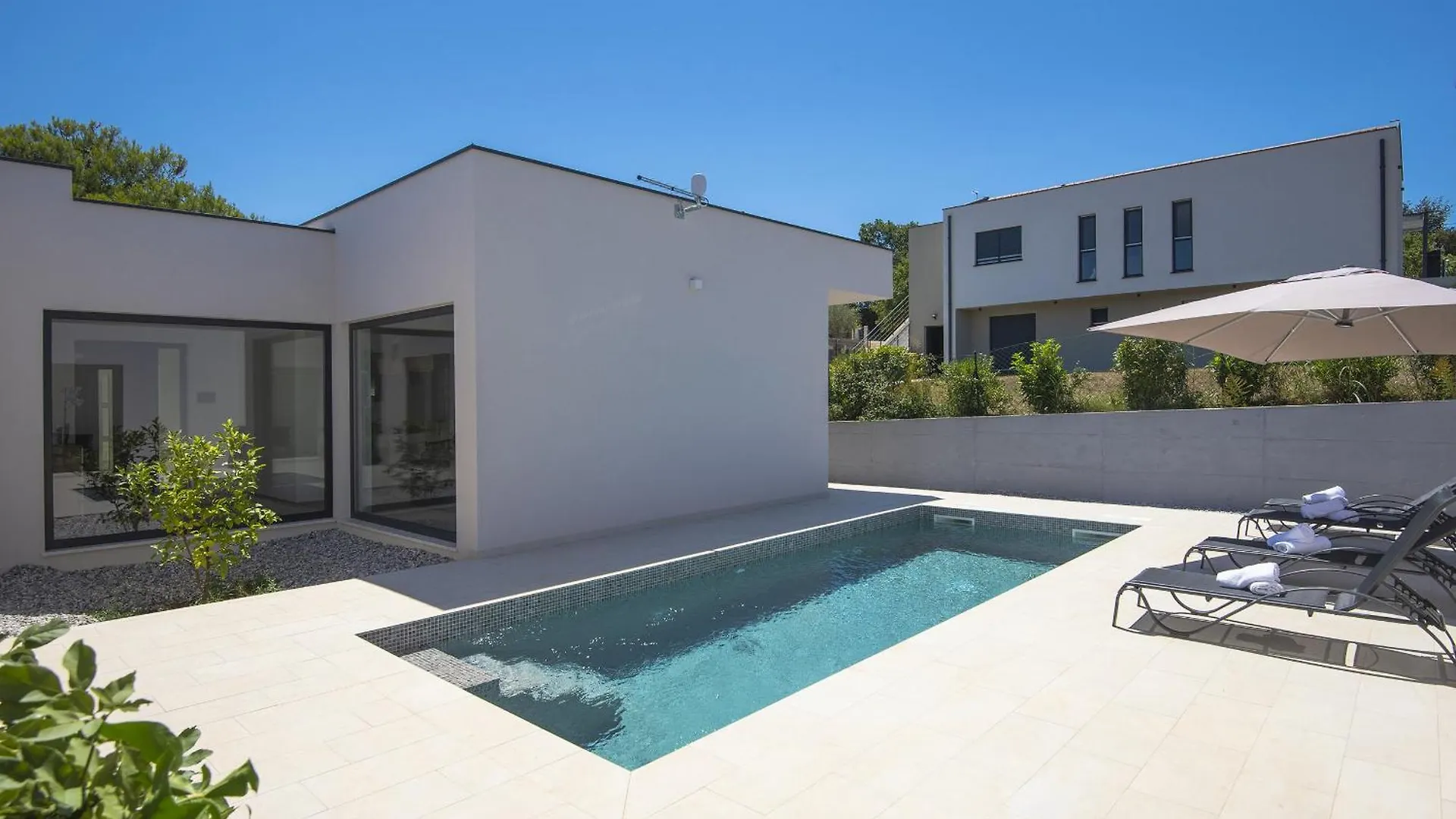 Villa Nauta - Beautiful Ground Floor Villa For 4 People With Playground & Sauna Pula Vintijan