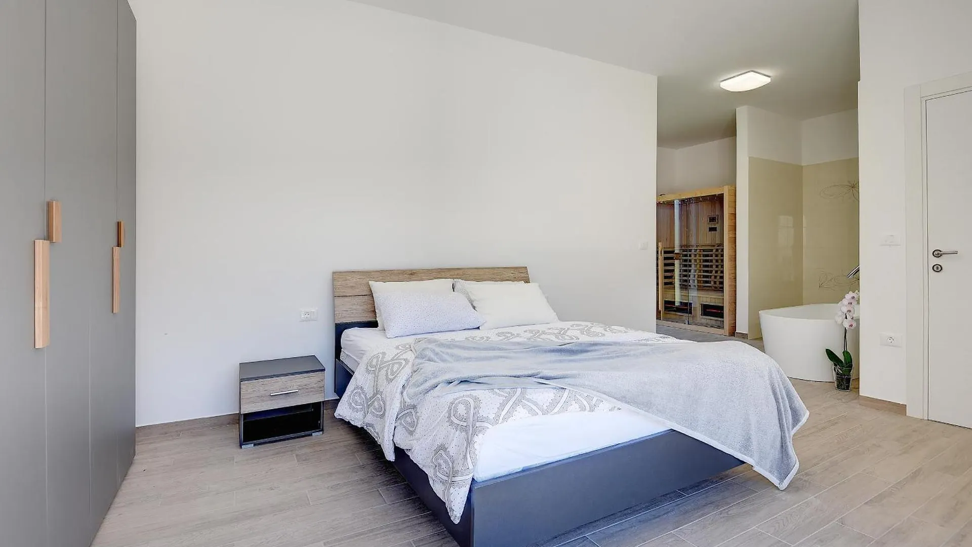 Villa Nauta - Beautiful Ground Floor Villa For 4 People With Playground & Sauna Pula Vintijan